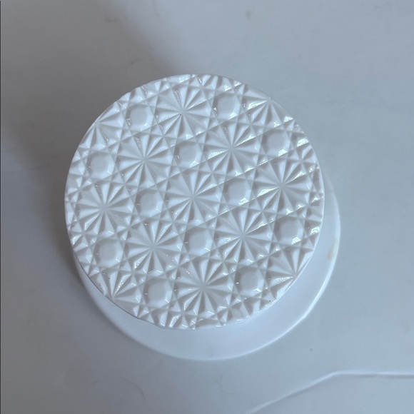 Vintage Fenton milk glass top hat “daisy and button” pattern - Picture 6 of 13